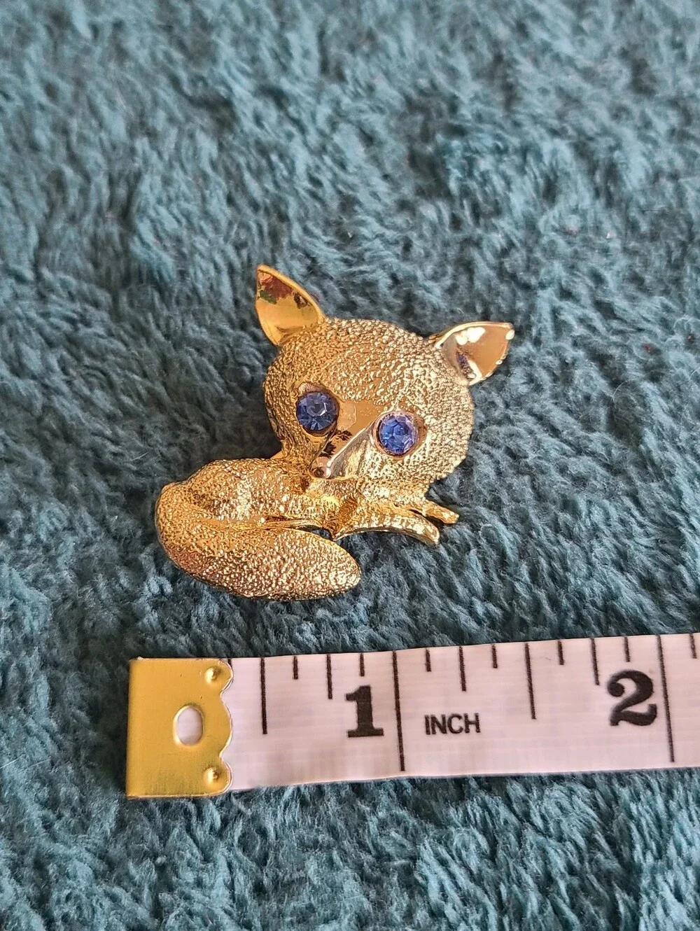 Vintage Goldtone Fox Brooch with Blue Crystal Eyes